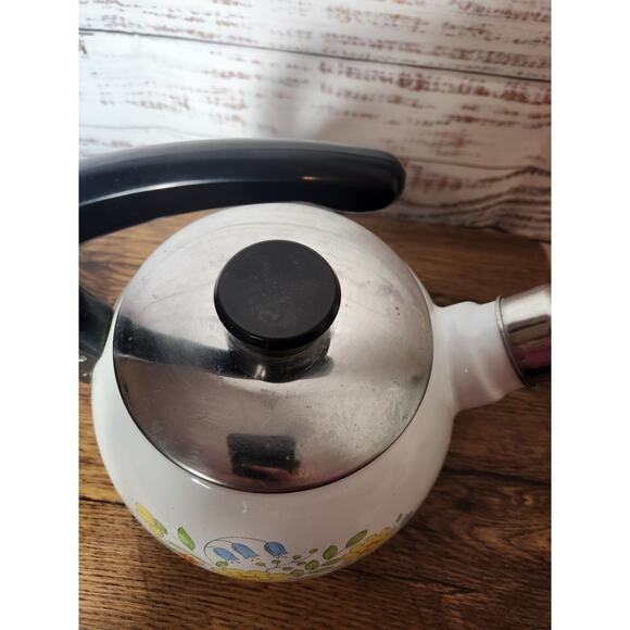 Finland Kaarna enamel Vintage Teapot in a Floral Bouquet - Picture 4 of 9